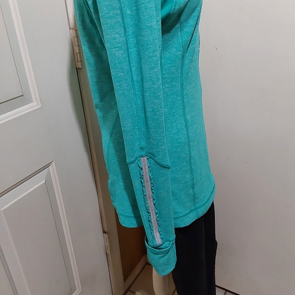 🌺 Like New Lululemon Half Zip Running Shirt/Shacket - Picture 3 of 16
